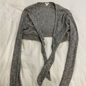 Grey long sleeve crop top